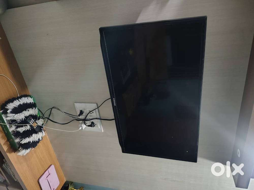 Tv led bechana hai