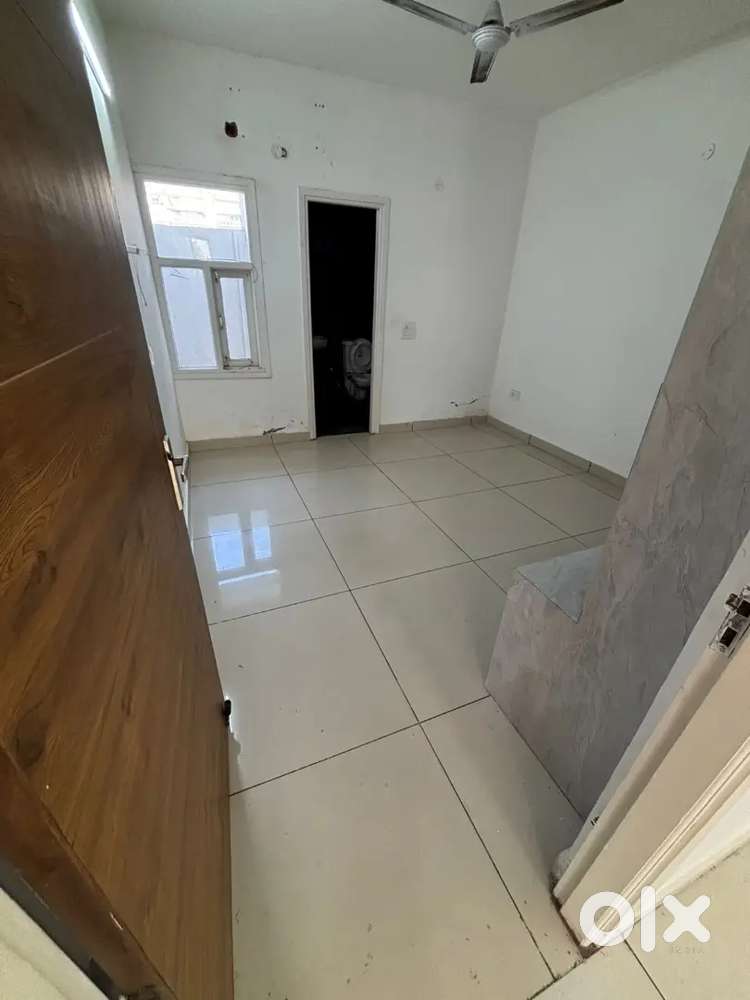 3bhk semi furnished flat owner free newly built