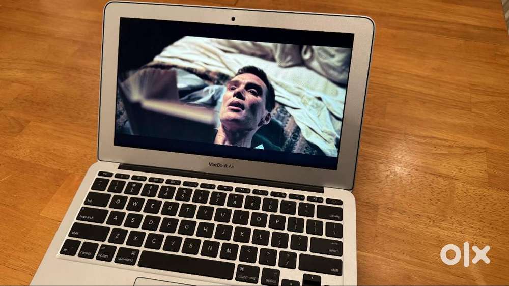 Apple MacBook Air 13 Core i5/4GB/128GB with Bill for 14500