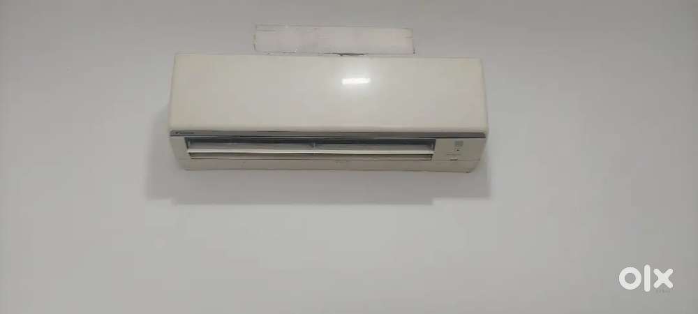 Used Daikin 1.5 ton AC for sale