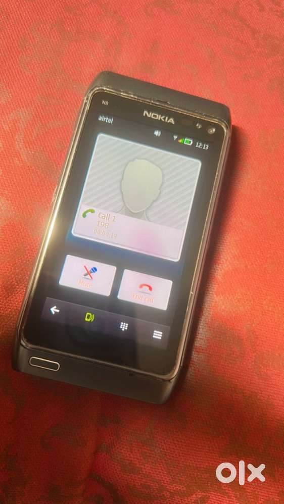 Nokia N-8  for sell at only 7999 rs.