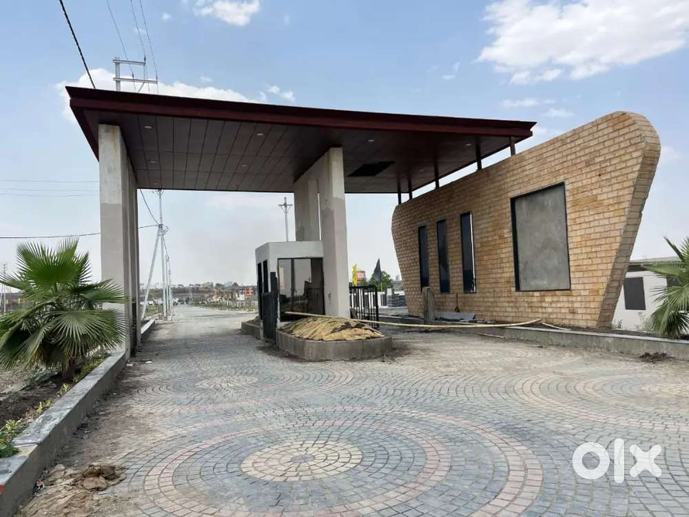 Prestige कॉलेज उज्जैन रोड के पास प्लॉट बेचना हे तुरंत लोन रजिस्ट्री हे