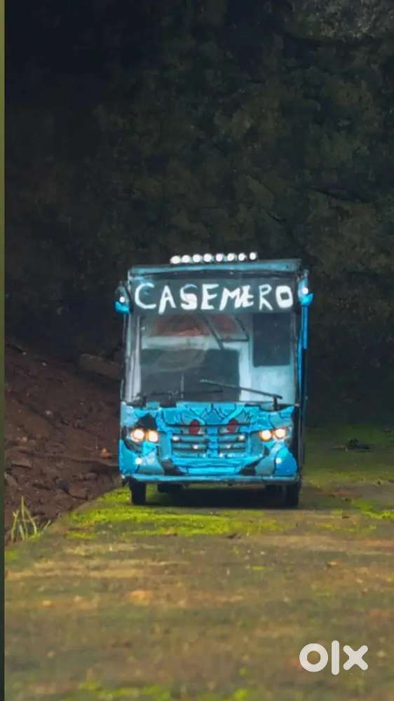 Miniature bus
