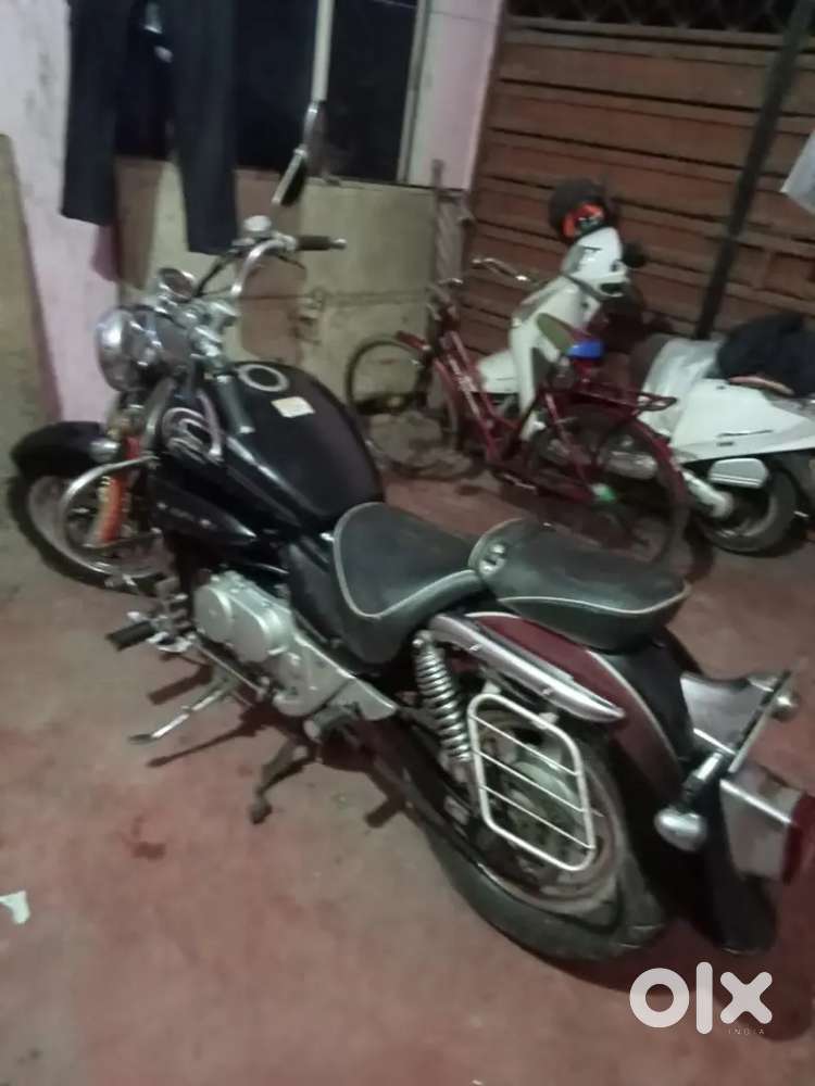 Hyosung Aquila GV250