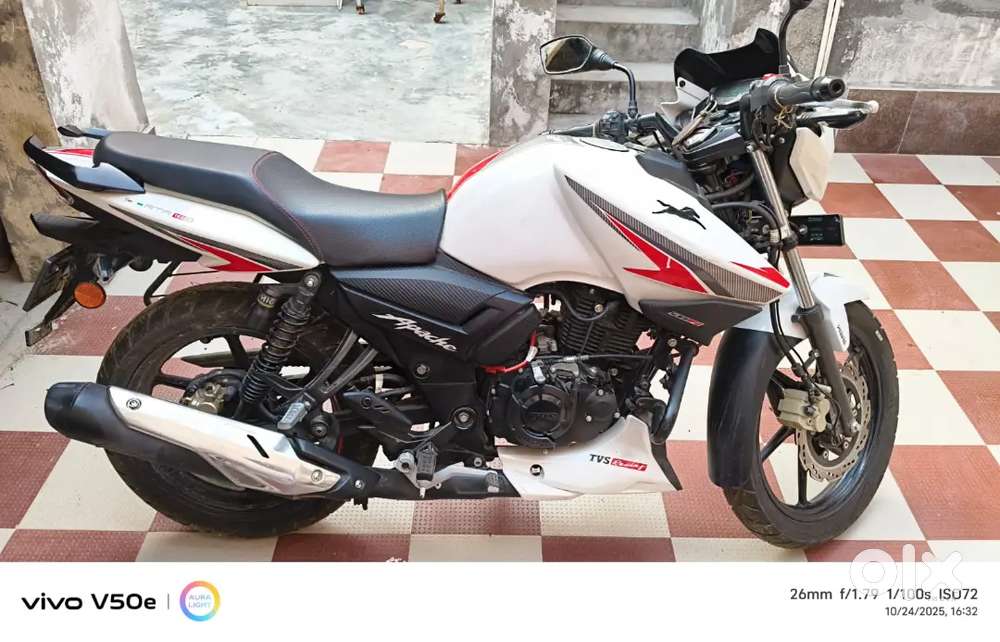 Top model apache rtr 160 2v with bluetooth