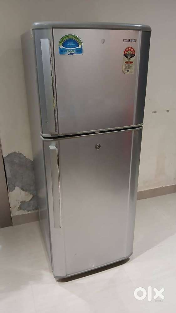 Samsung 230L Double-Door Refrigerator — Good Working Condition