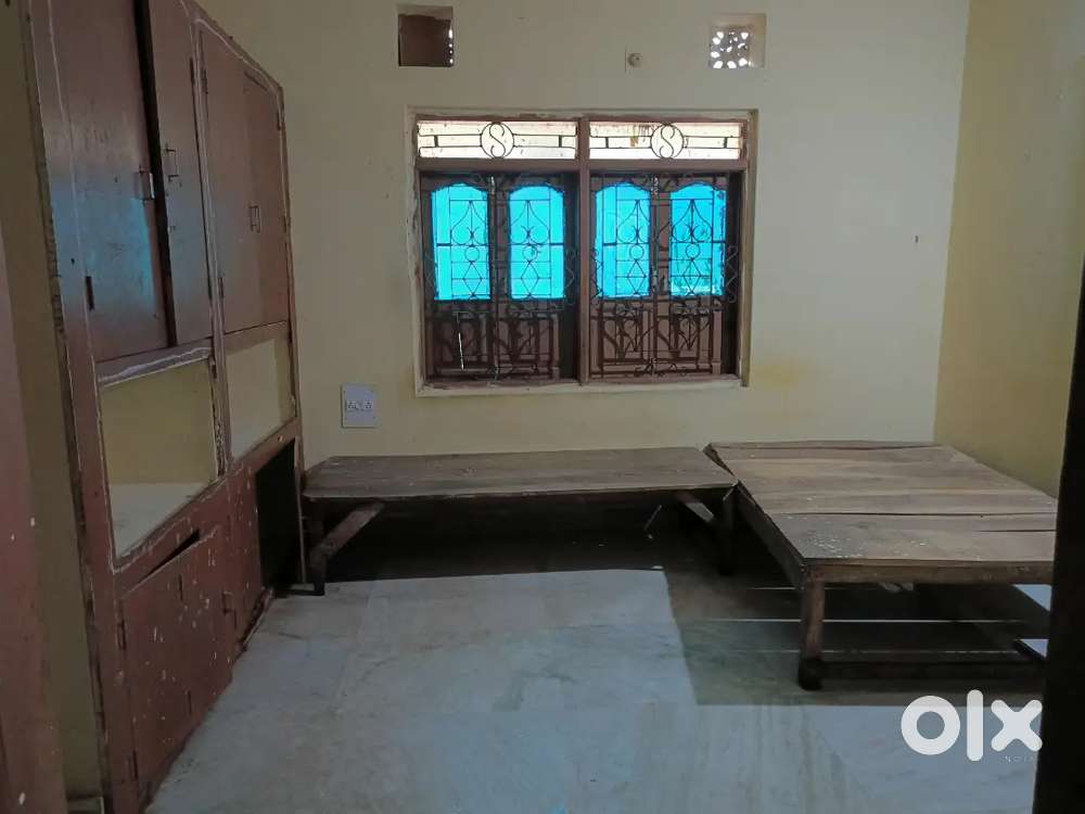 Single room , only for BOYS