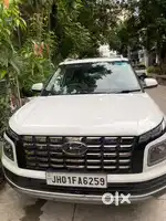Hyundai Venue 2023 Petrol 23000 Km Driven