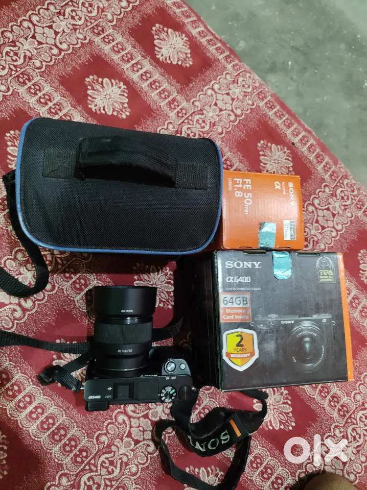 Sony @6400 with 50mm lens Camera aur lens dono 17 months warranty hai