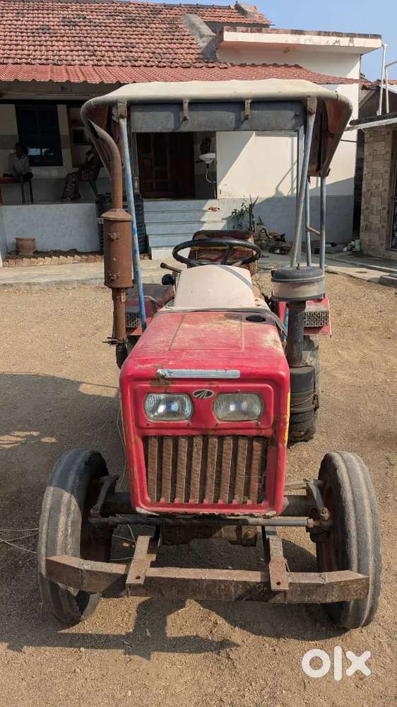 Mahindra yuvraj 215