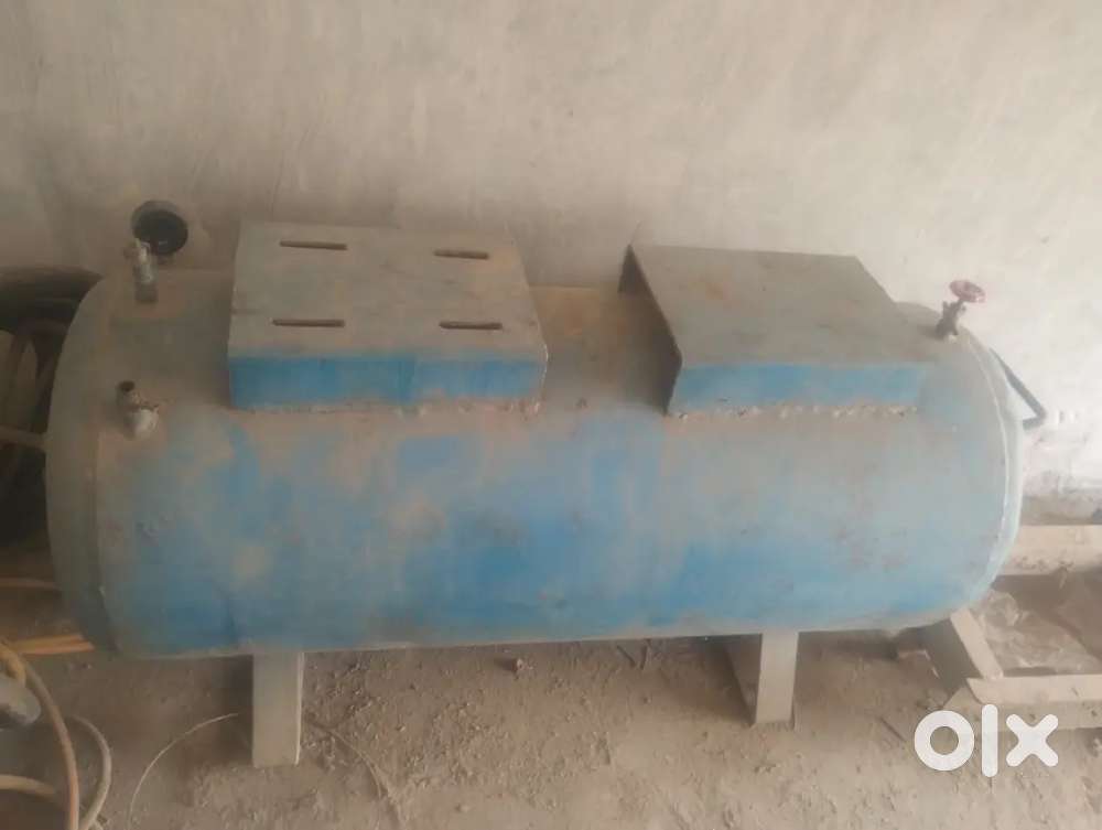 Air tank and air machine