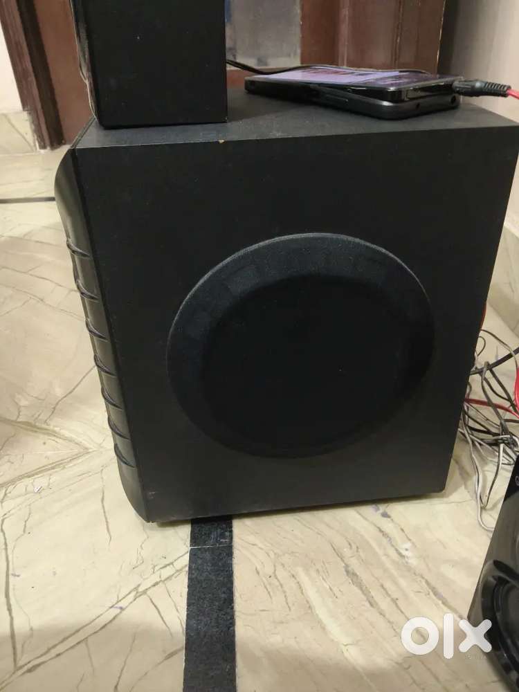 Gravity Woofer With 5 Speakers