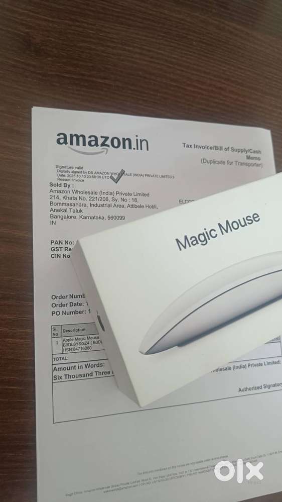 Unboxed Magic Mouse - Apple