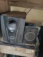 CPU monitor and speakers 2.1