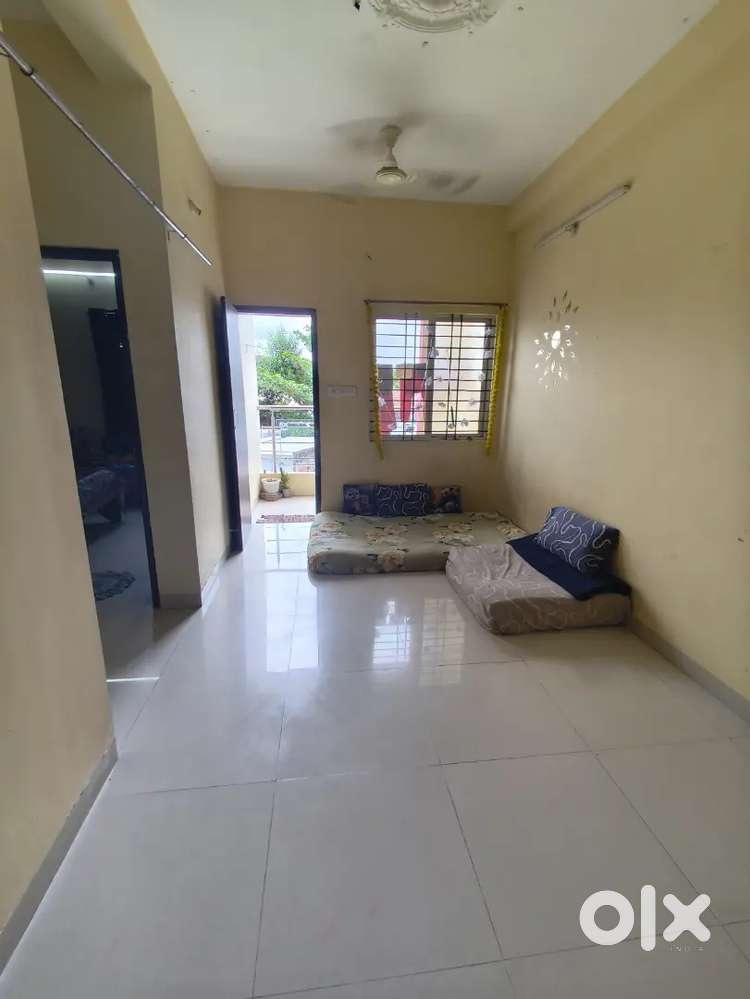 Need a female flat mate