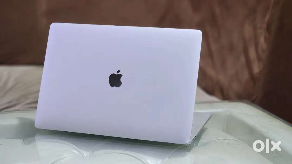 Apple Macbook Pro i7 16GB Ram 512GB Apple SSD 2019 Manufacturing