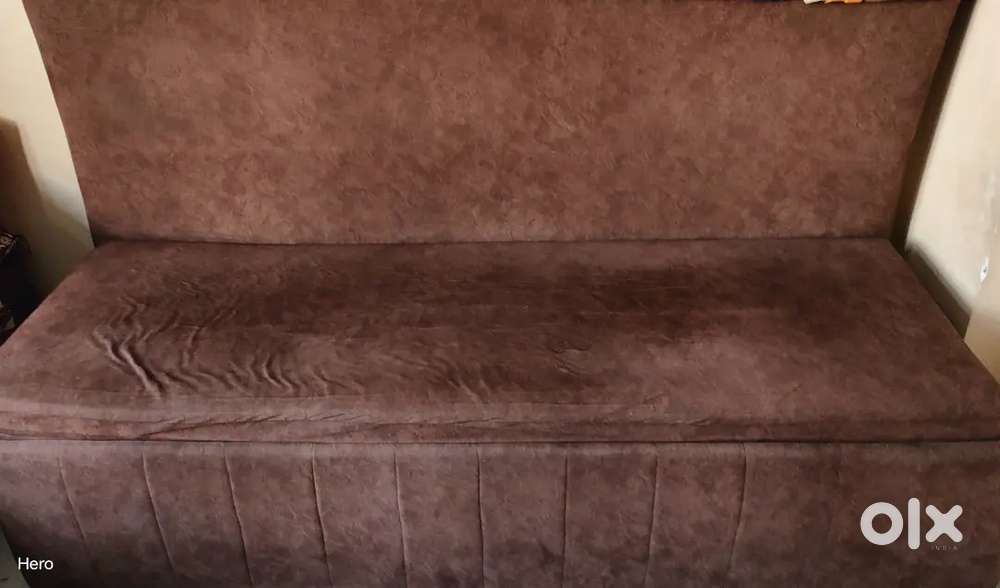 Stylish Brown Sofa Set – Excellent Condition  Great Price!