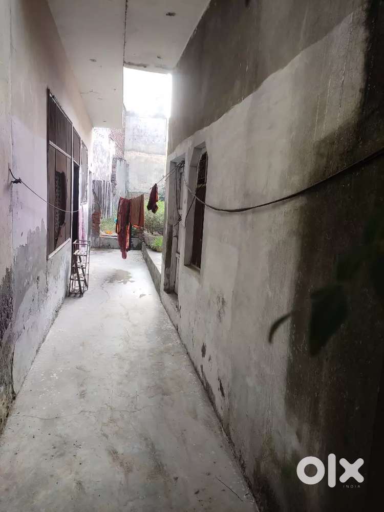 Plot 103 gaj ( 1200 sqare feet) 1 room UNFURNISHED Hai