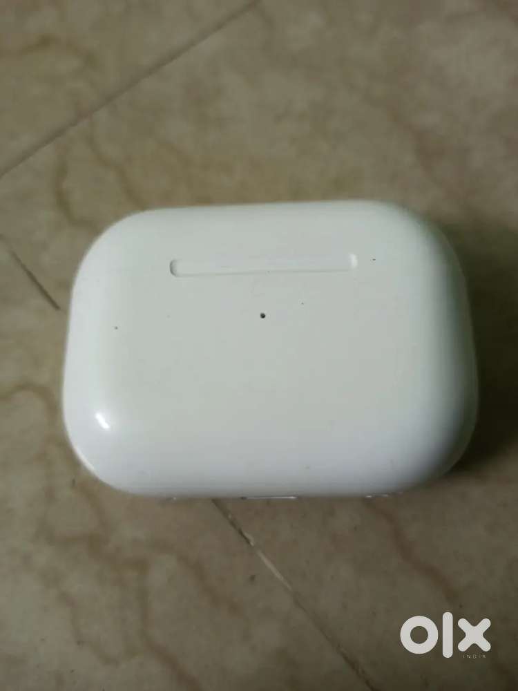 1 week old ear phone