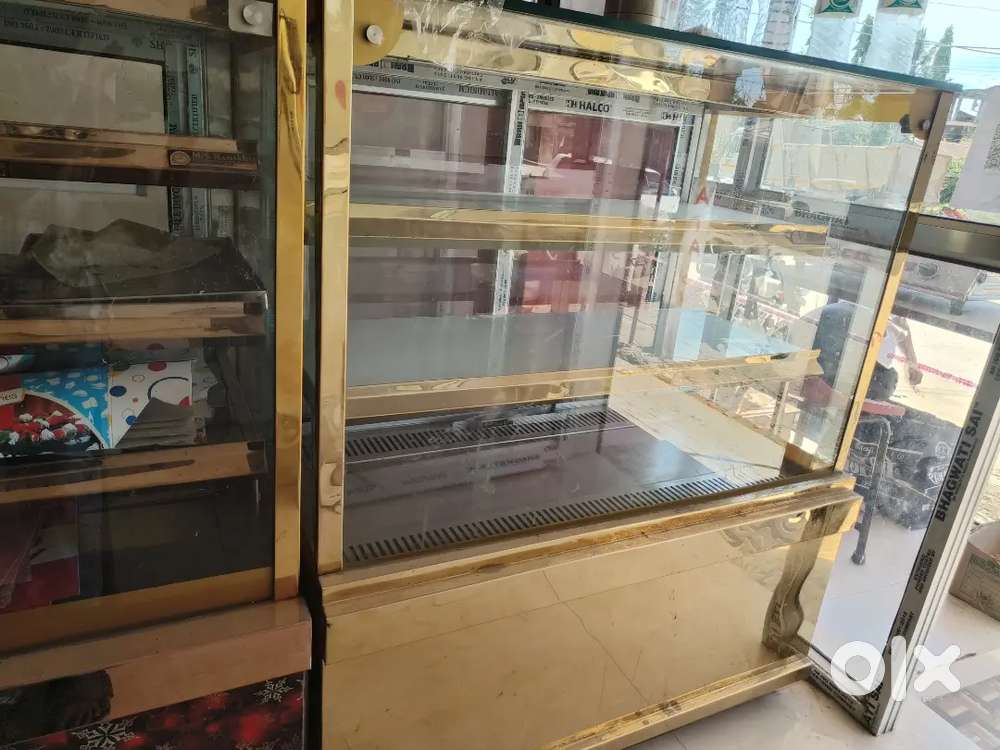 Showces ac and one heater