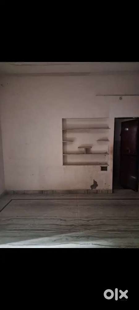 2 Rooms set for Famliy and Girls Near Alankar College.