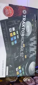 TRAKTOR KONTROL S2  DJ CONTROLERv