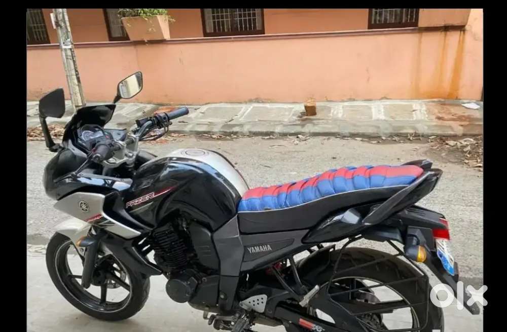 Urgent sell/ Yamaha Fazer FZ 16 SR