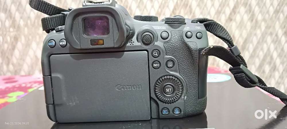 Canon R6 mark 2 body good condition single hand