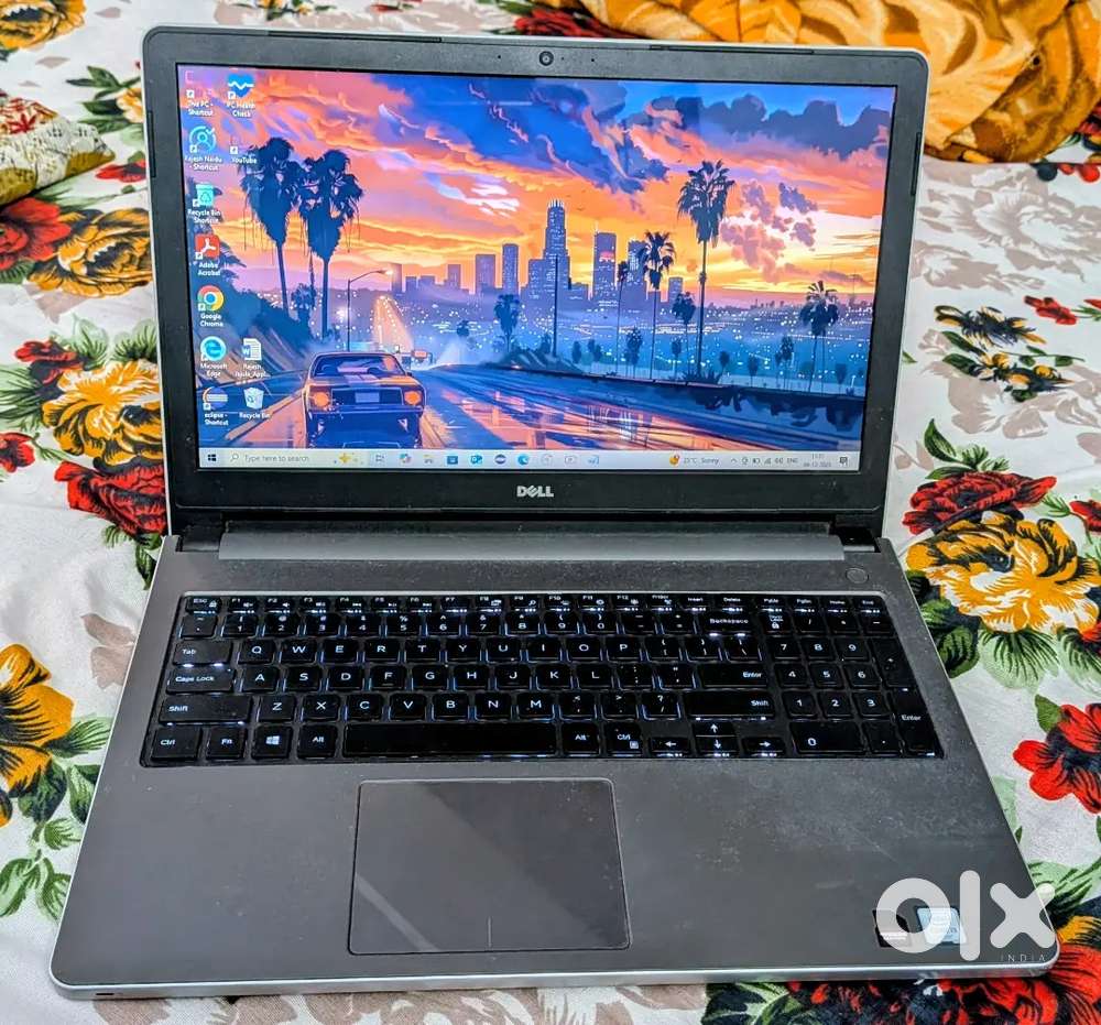 Dell 5000 series i3 8 gb RAM 256gb SSD