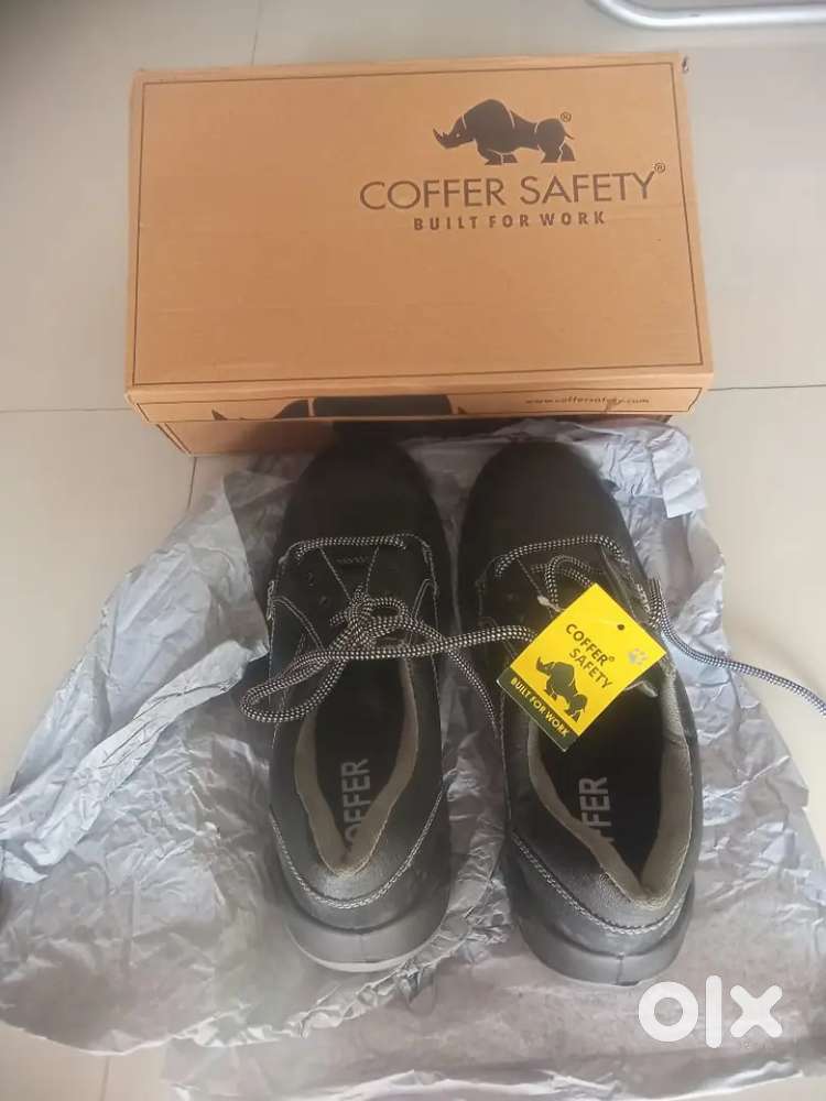 New Safety Shoes Urgent sale 10 Nos.