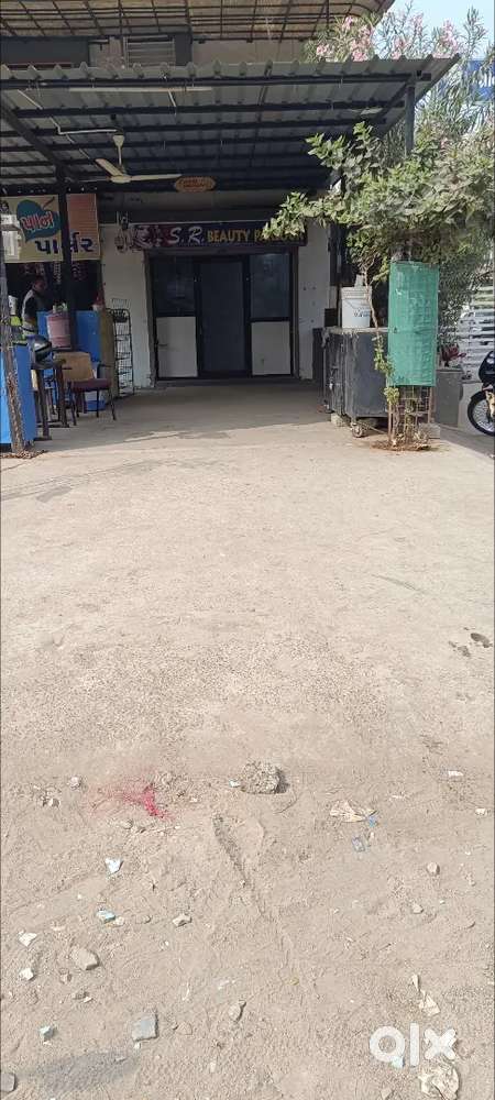 GROUND FLOOR SHOP FOR RENT WITH SHED NEW KADIYANAKA CIRCLE