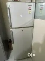 Double Door Refrigerator For Sale In Good Condition
