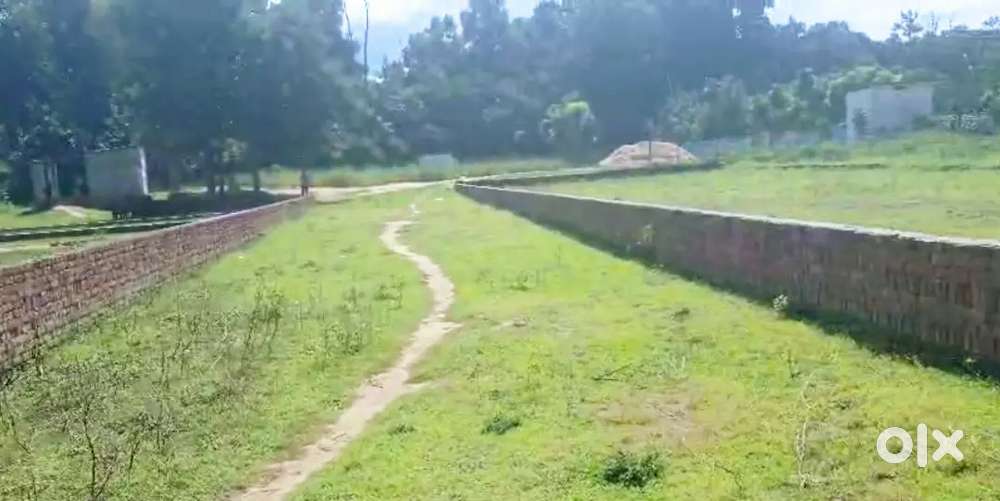 कब्जा पहले दिन करे करजहा गोरखपुर देवरिया रोड के पास में  गेटेड कॉलोनी