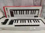 Akai Pro LPK25 25-Key Ultra portable USB MIDI Keyboard Controller