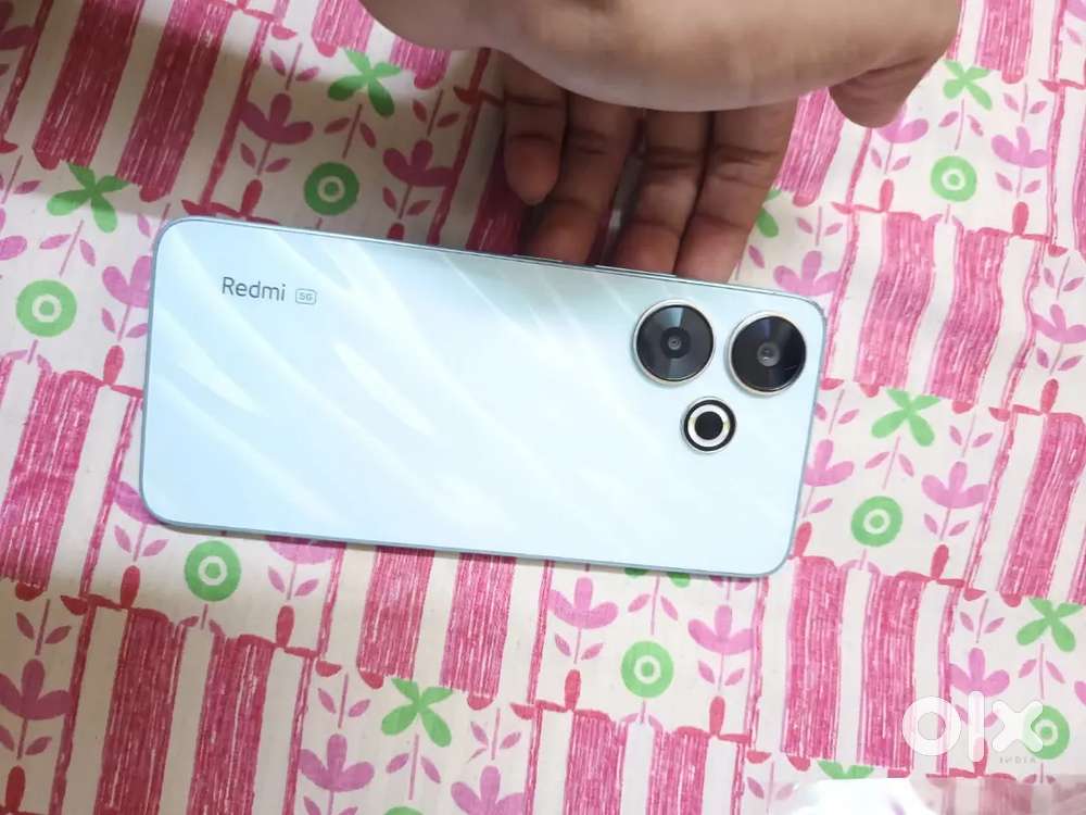 Redmi 13 5g 6 + 2 gb Ram  128 GB Storage