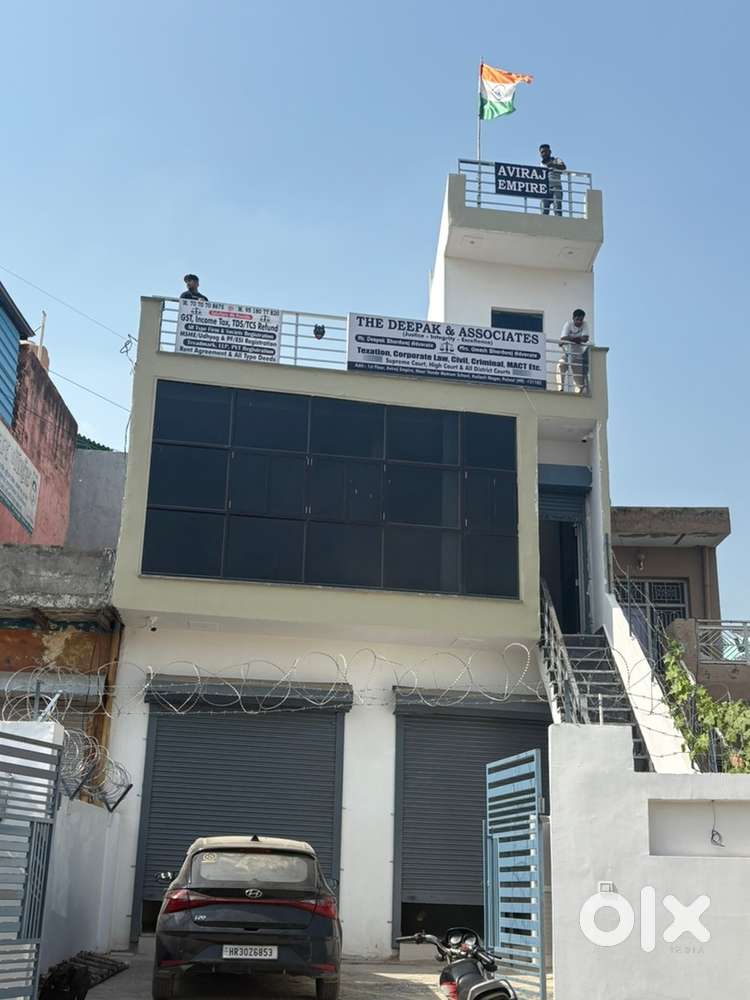 2 Big shops for Rent on Road