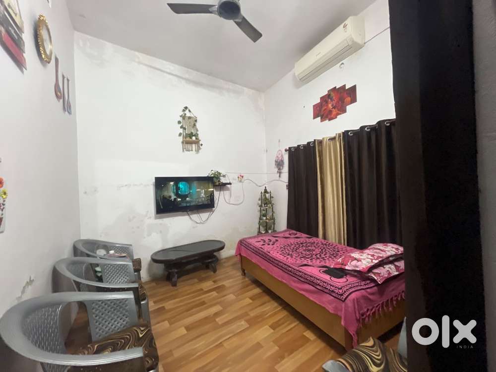 Owner built independent house in nanakmatta