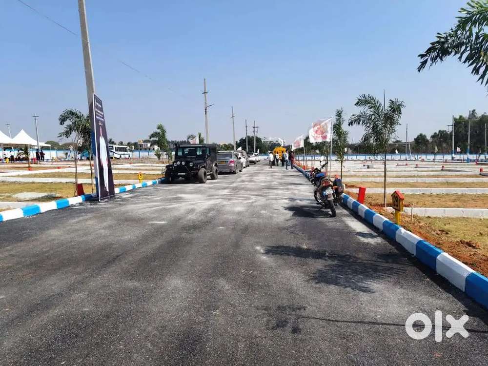 लुल्लू मॉल मेदांता हॉस्पिटल के निकट प्लाट ले तुरंत कब्जा रजिस्ट्री