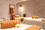 Spa therapist