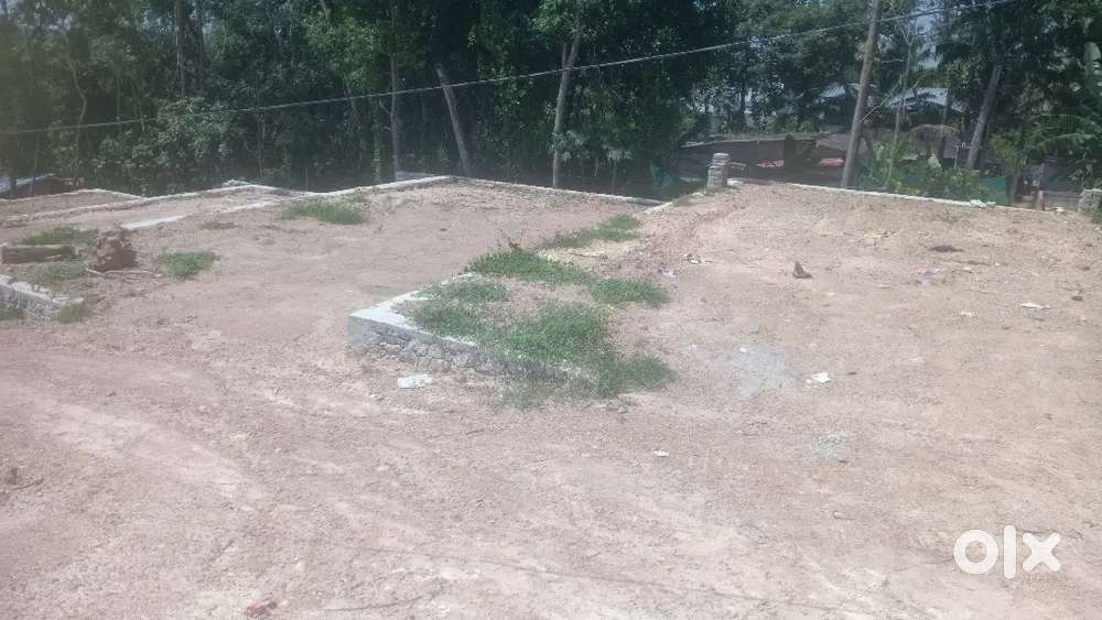 100 mtr MC road chanthavila kazhakkuttam 4,5,6 7, 8 cent plot