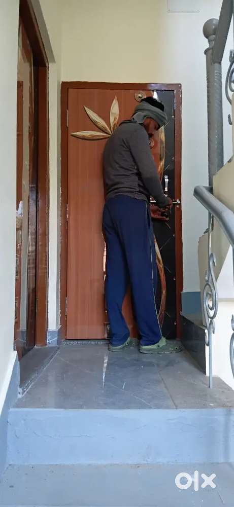 फ्लैट किराये पर उपलब्ध है