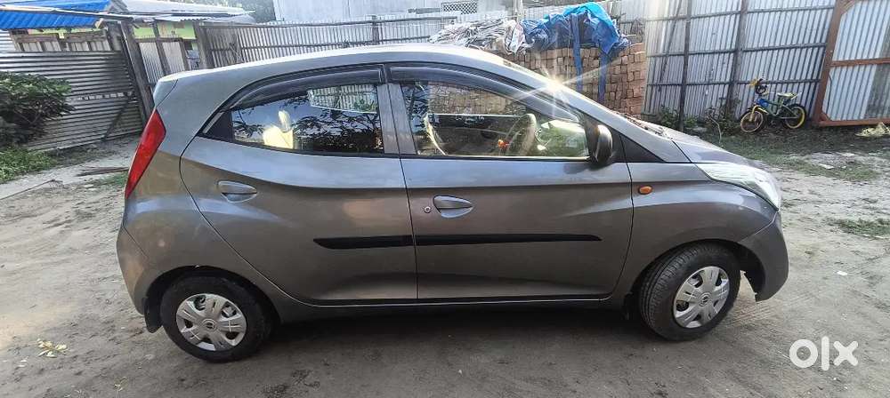 Hyundai EON 2013 Petrol Well Maintained