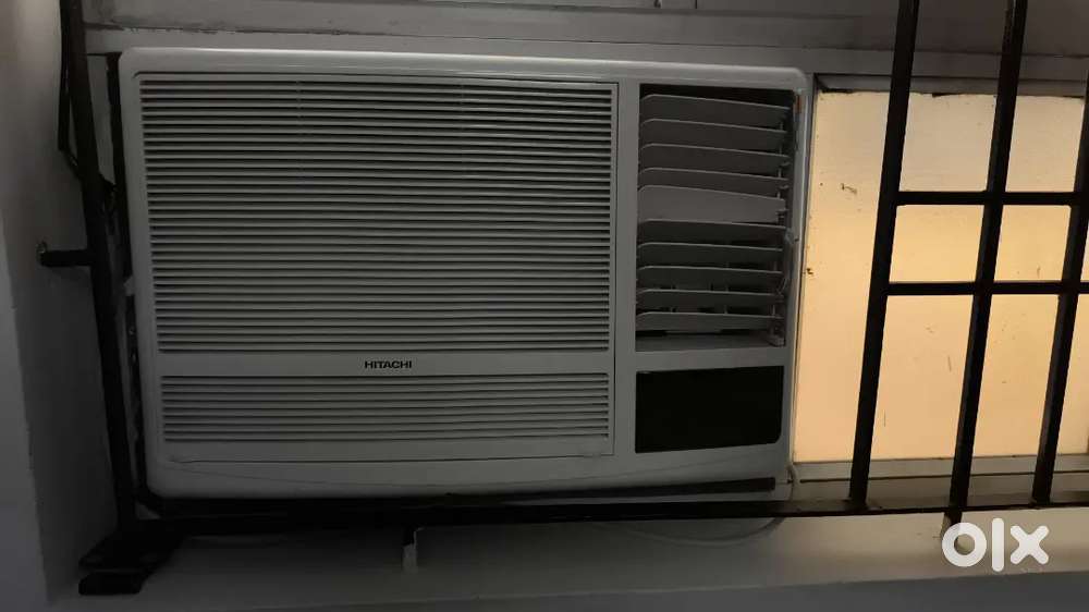 HITACHI WINDOW AC Excellent condition