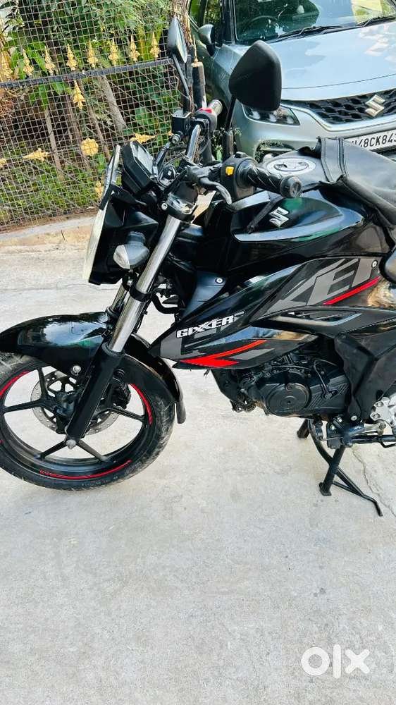 suzuki gixxer naked version 155cc.