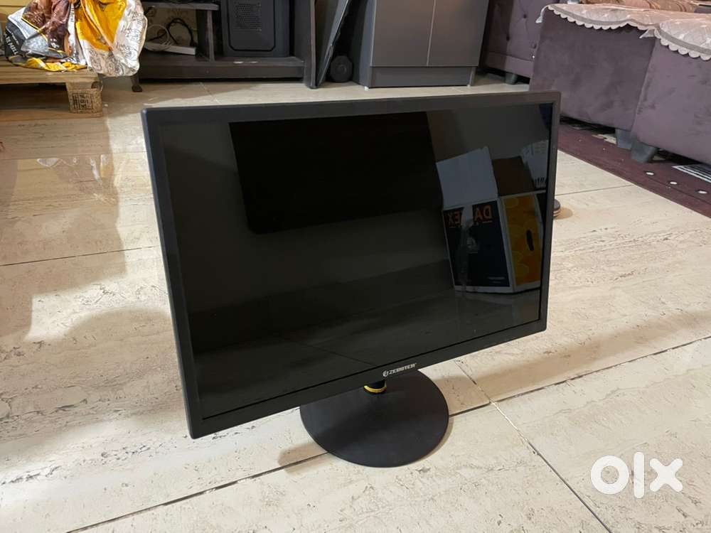 21 Inch Monitor/Screen