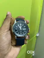 Seiko 5 Automatic watch, 43mm Blue dial, Glass back