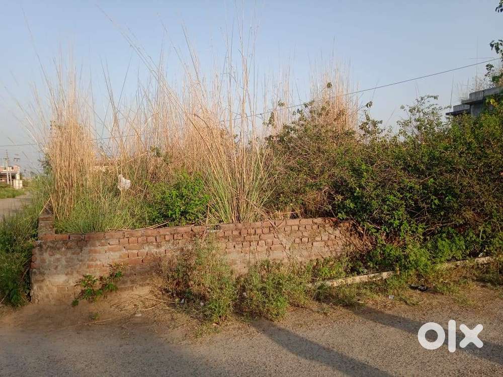 10 marla plot una rakar colony both side road ase 3 behind