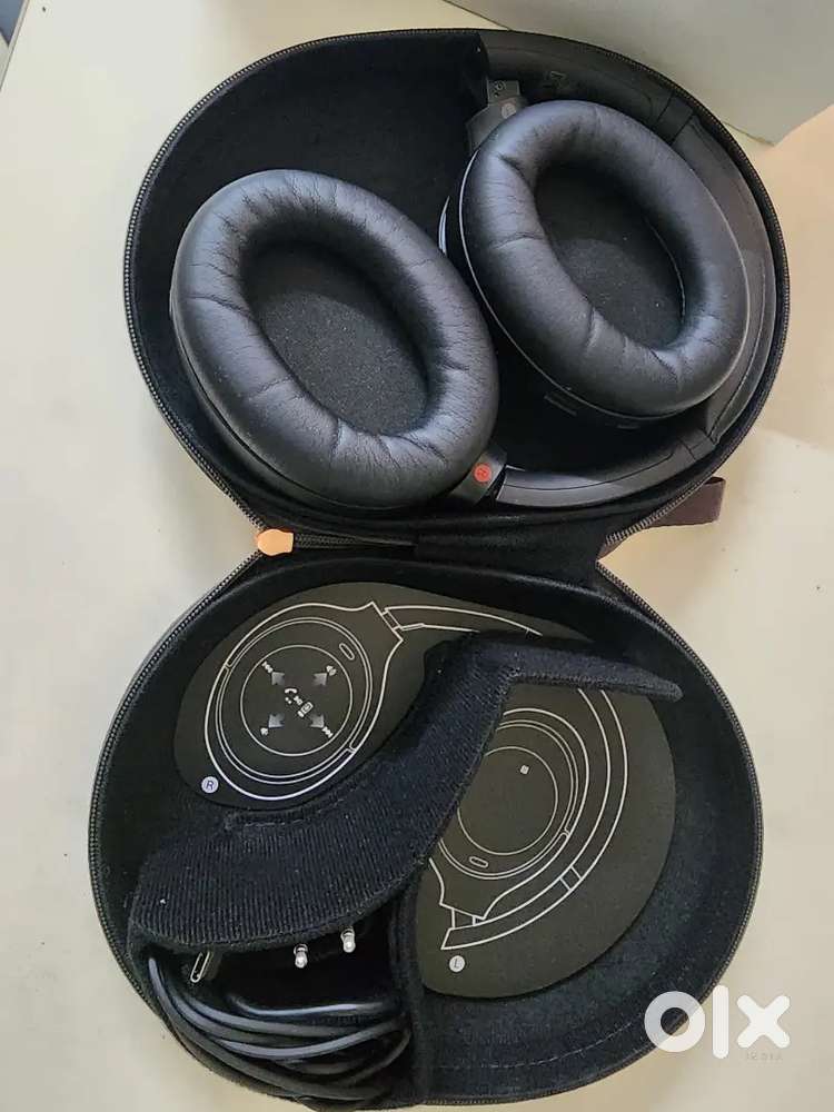 Sony WH-1000XM4 - Excellent Condition
