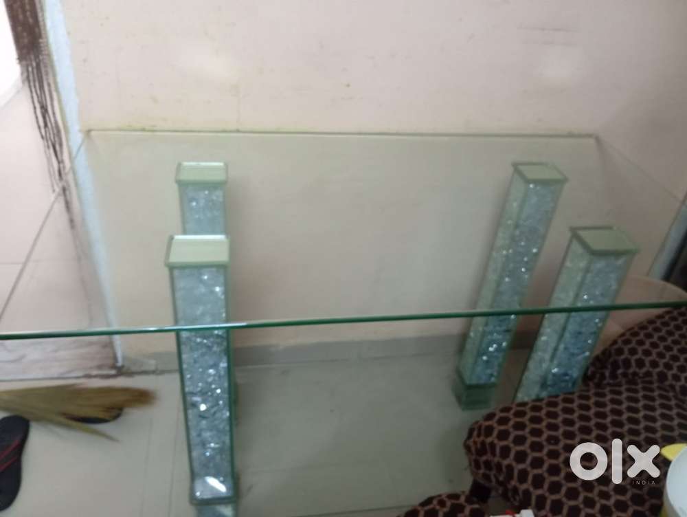 Dining table and 4 chiars