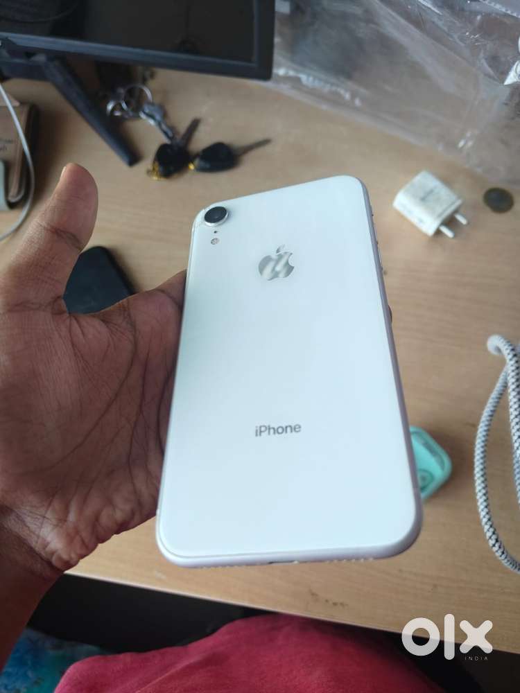 iPhone XR 128gb clean condition